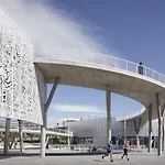 T2 Vue Avec Parking Piscine Tennis Boulodrome Parc Enfants *