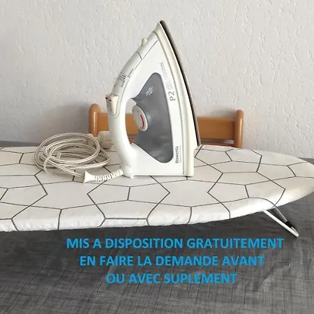 T2 Vue Avec Parking Piscine Tennis Boulodrome Parc Enfants Apartamento *