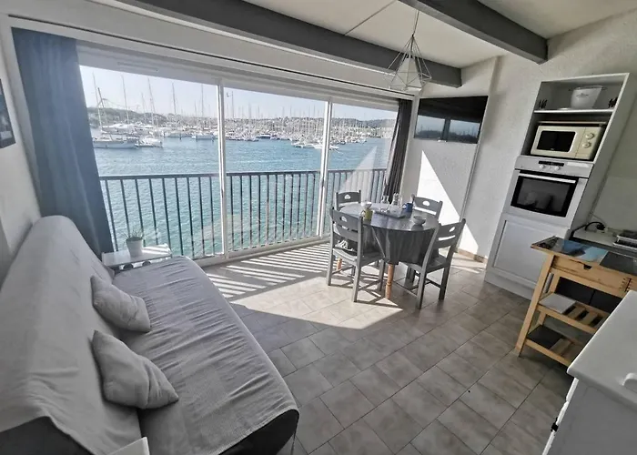 T2 Vue Avec Parking Piscine Tennis Boulodrome Parc Enfants Apartman