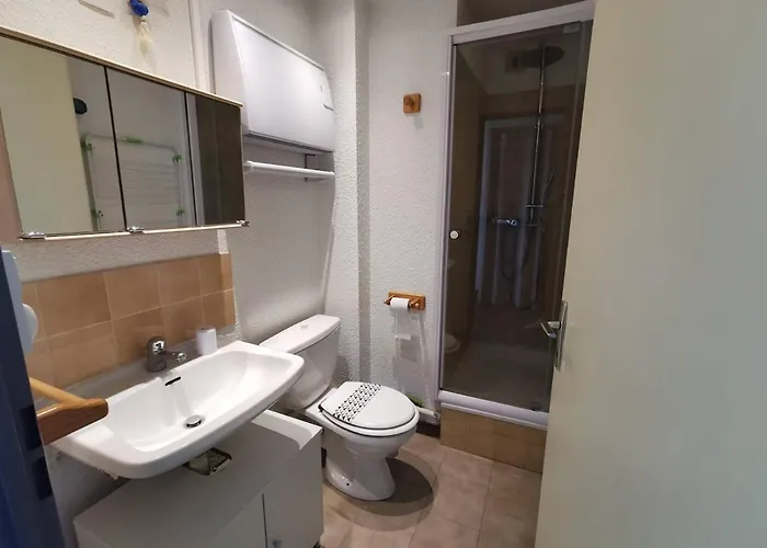 T2 Vue Avec Parking Piscine Tennis Boulodrome Parc Enfants Apartman Agde