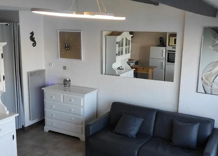 T2 Vue Avec Parking Piscine Tennis Boulodrome Parc Enfants